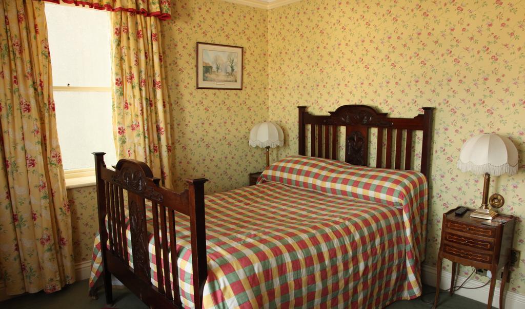 Hotel Roscaoin House à Westport Chambre photo